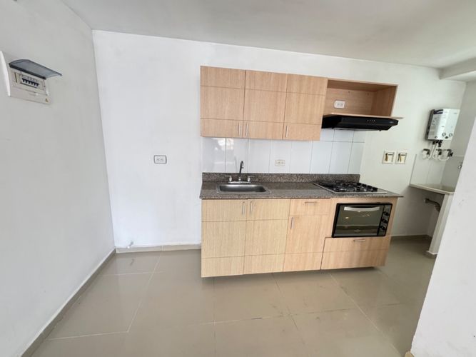 Apartamento de 3 alcobas en venta en Entreamigos, Sabaneta, 72 m² · foto 3 de 21