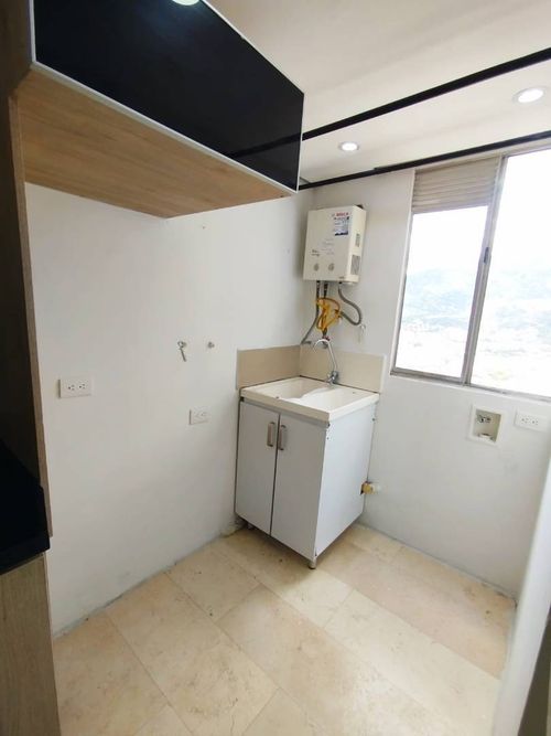Apartamento de 3 alcobas en arriendo en Quitasol, Bello, 58 m² · foto 13 de 13