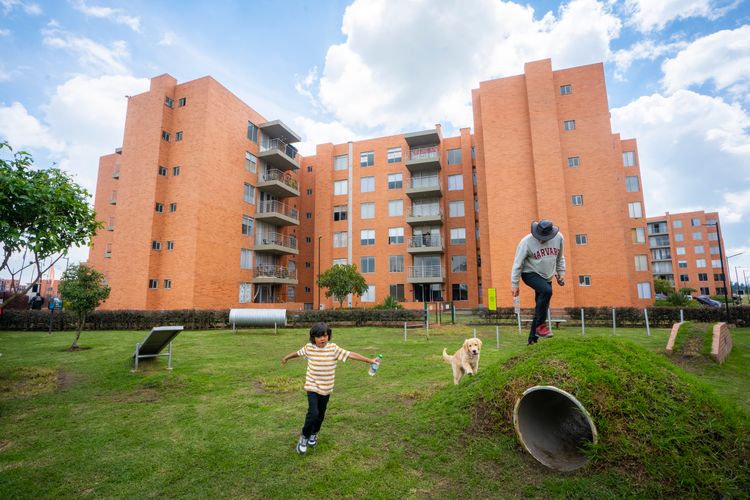 Apartamento de 2 alcobas en venta en Condominio Campestre Alhambra, Madrid, 57 m² · foto 2 de 6