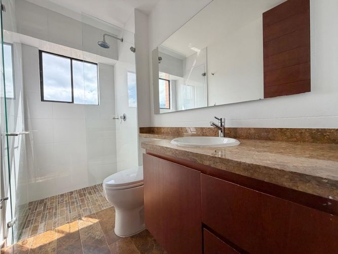 Apartamento de 3 alcobas en venta en Santa Ana, Bogotá, 205 m² · foto 13 de 17