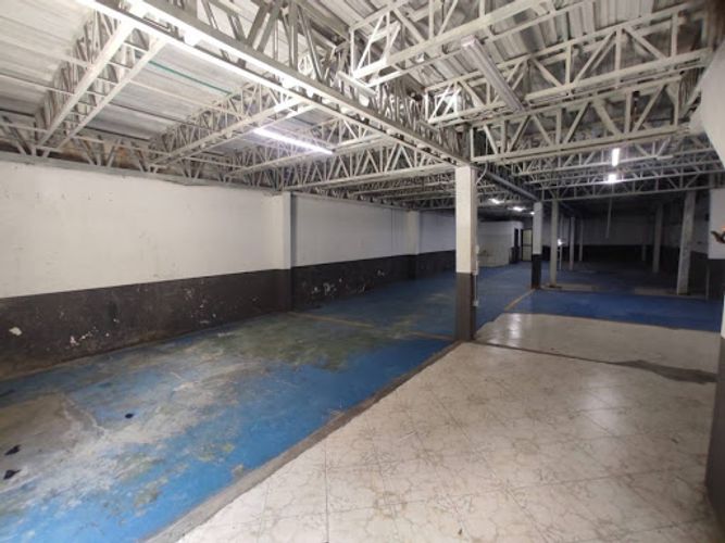 Bodega en arriendo en Cristo Rey, Medellín, 200 m² · foto 3 de 9
