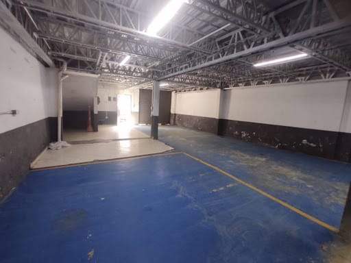 Bodega en arriendo en Cristo Rey, Medellín, 200 m² · foto 4 de 9
