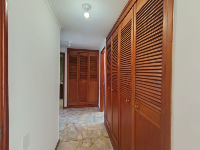 Apartamento de 3 alcobas en arriendo en Laureles, Medellín, 110 m² · foto 13 de 20