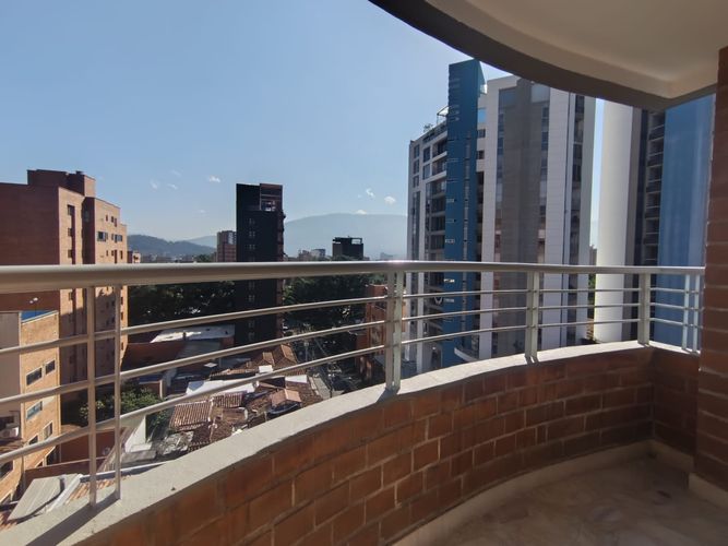 Apartamento de 3 alcobas en arriendo en Laureles, Medellín, 110 m² · foto 16 de 20