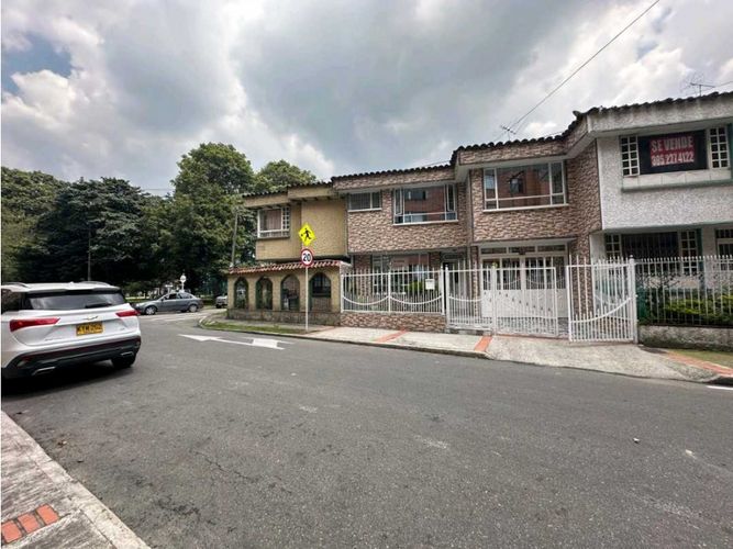 Casa en venta en Quinta Paredes, Bogotá · foto 3 de 24