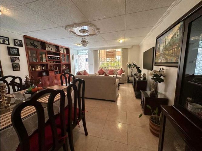 Casa en venta en Quinta Paredes, Bogotá · foto 4 de 24