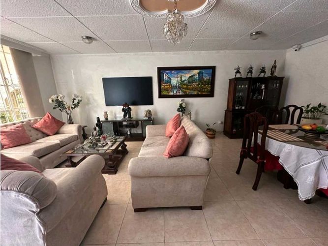 Casa en venta en Quinta Paredes, Bogotá · foto 6 de 24