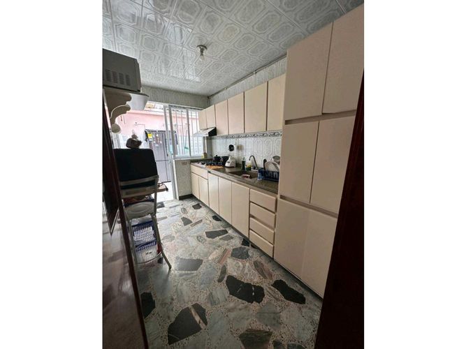Casa en venta en Quinta Paredes, Bogotá · foto 12 de 24