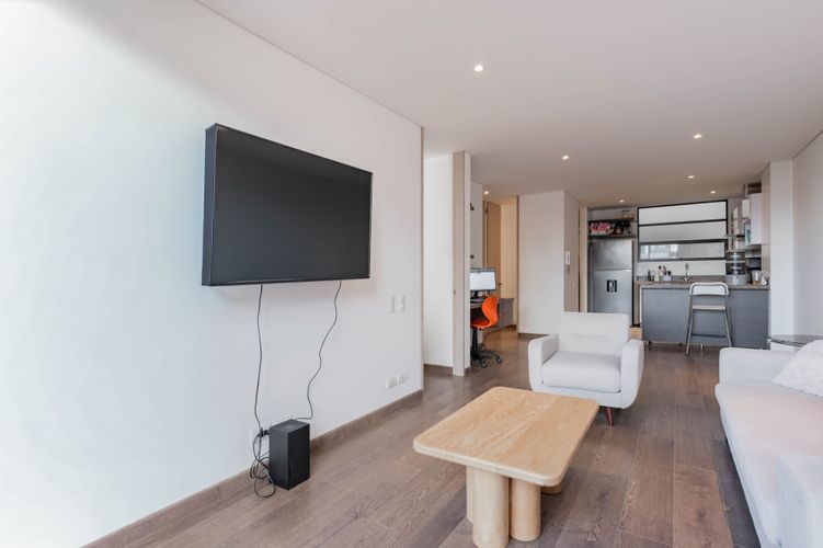 Apartamento de 1 alcoba en venta en Santa Barbara Occidental, Bogotá, 62 m² · foto 4 de 18