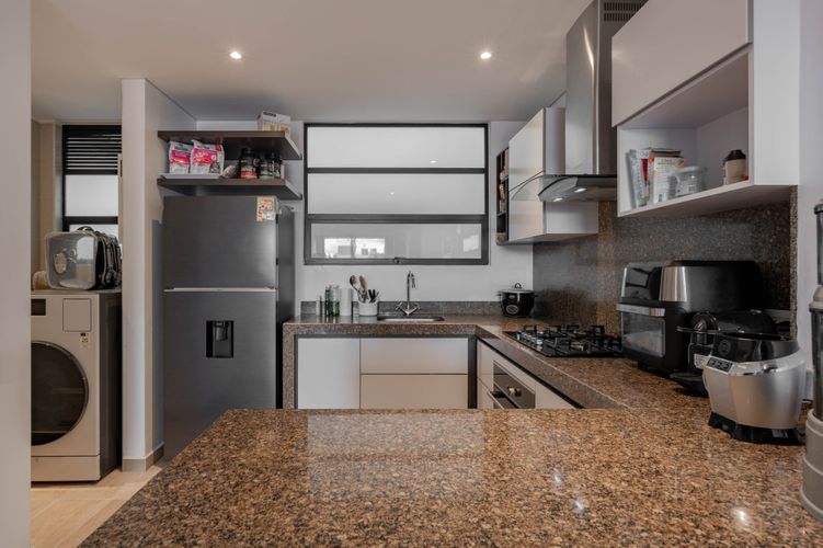 Apartamento de 1 alcoba en venta en Santa Barbara Occidental, Bogotá, 62 m² · foto 8 de 18