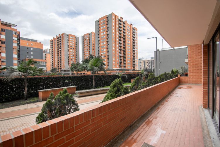 Apartamento de 3 alcobas en venta en Colina Campestre, Bogotá, 90 m² · foto 4 de 20