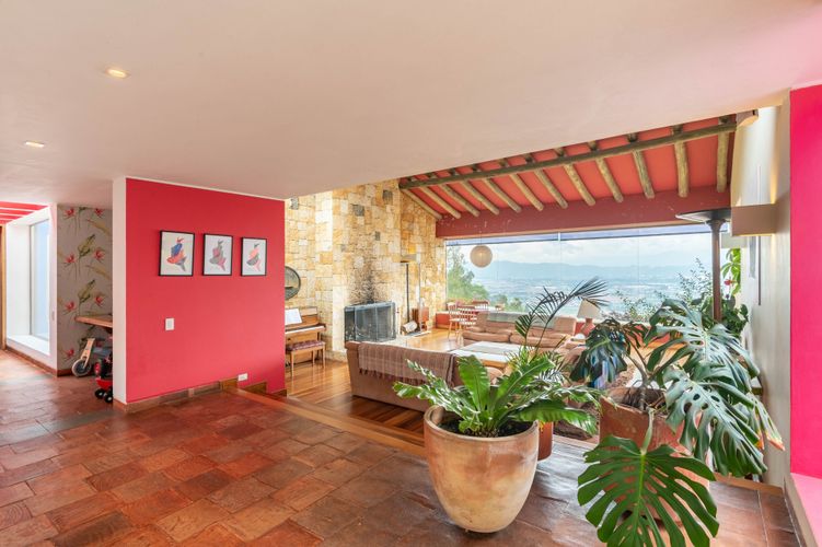 Casa de 5 alcobas en venta en Yerbabuena, Chía, 960 m² · foto 1 de 20