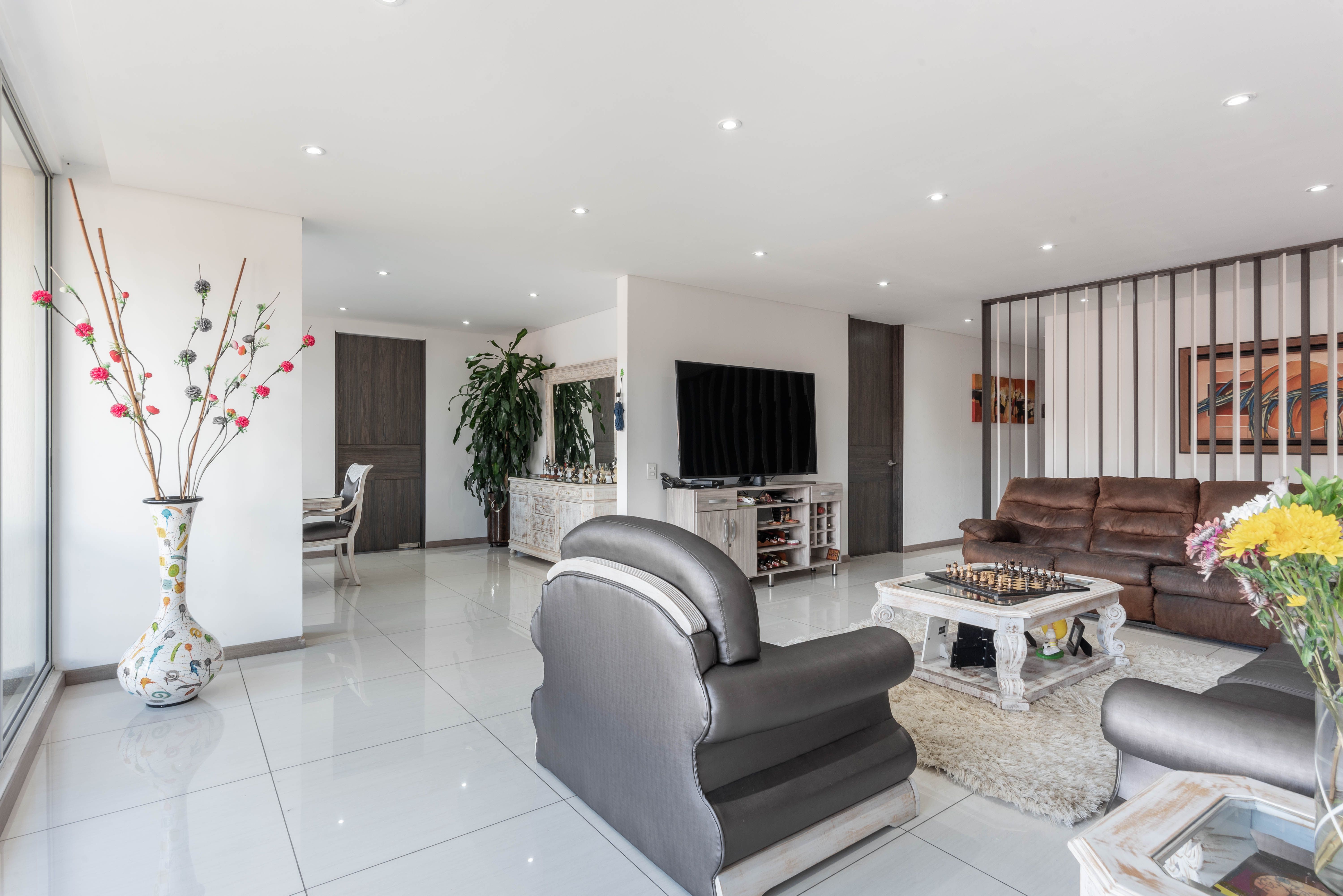 Apartamento en venta en Santa Barbara Occidental, Bogotá · foto 4 de 20