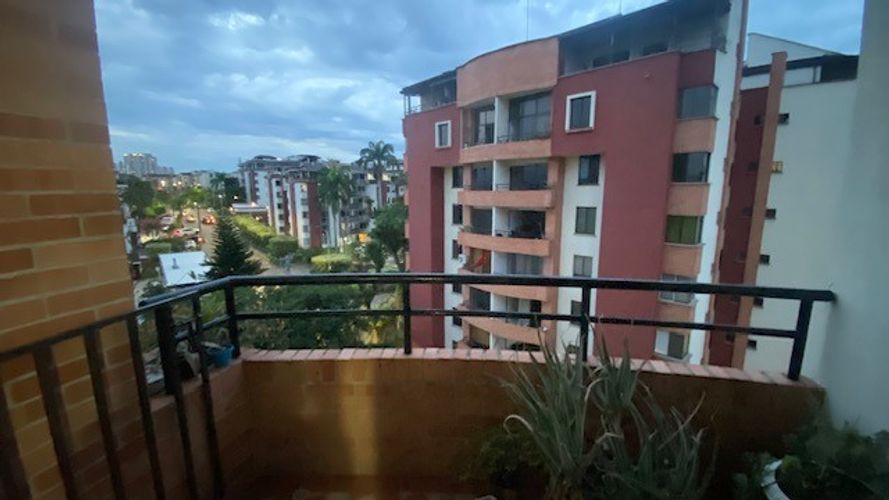 Apartamento de 4 alcobas en venta en Cañaveral, Floridablanca, 160 m² · foto 2 de 24