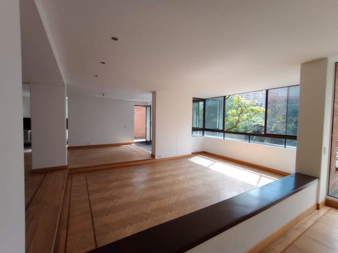 Apartamento de 3 alcobas en venta en Las Lomas No.1, Medellín, 190 m² · foto 1 de 14