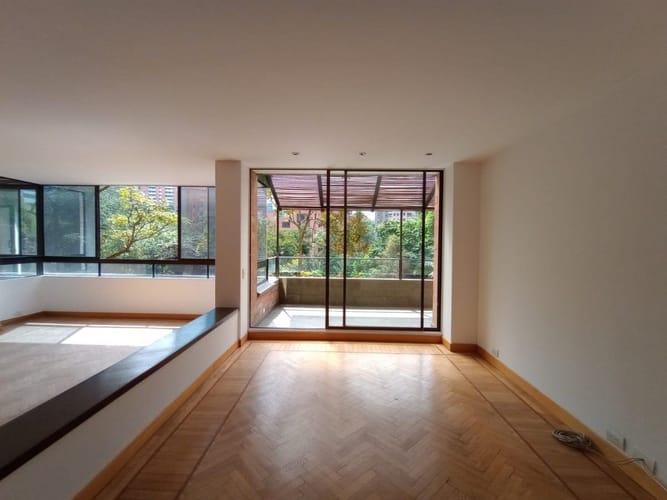 Apartamento de 3 alcobas en venta en Las Lomas No.1, Medellín, 190 m² · foto 3 de 14