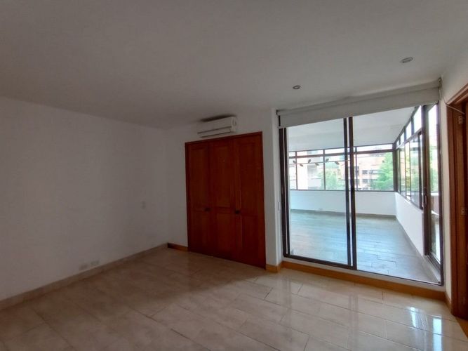 Apartamento de 3 alcobas en venta en Las Lomas No.1, Medellín, 190 m² · foto 11 de 14