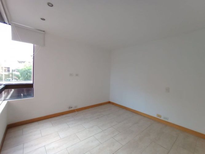 Apartamento de 3 alcobas en venta en Las Lomas No.1, Medellín, 190 m² · foto 13 de 14