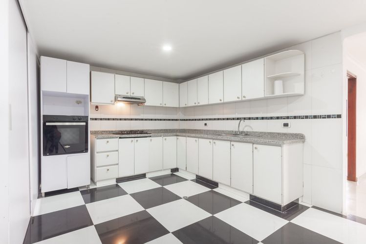 Apartamento de 4 alcobas en venta en El Contador, Bogotá, 177 m² · foto 9 de 20