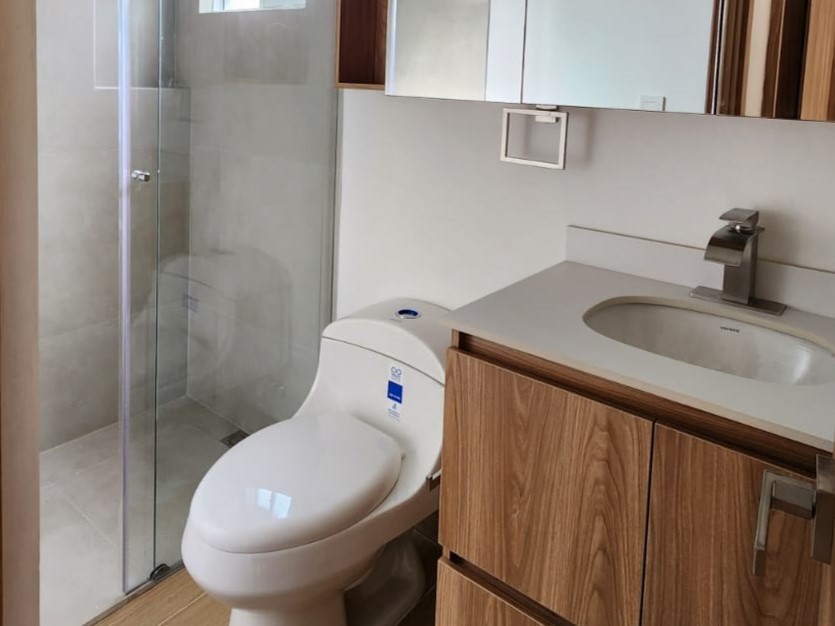 Casa en arriendo en El Poblado, Medellín · foto 14 de 19