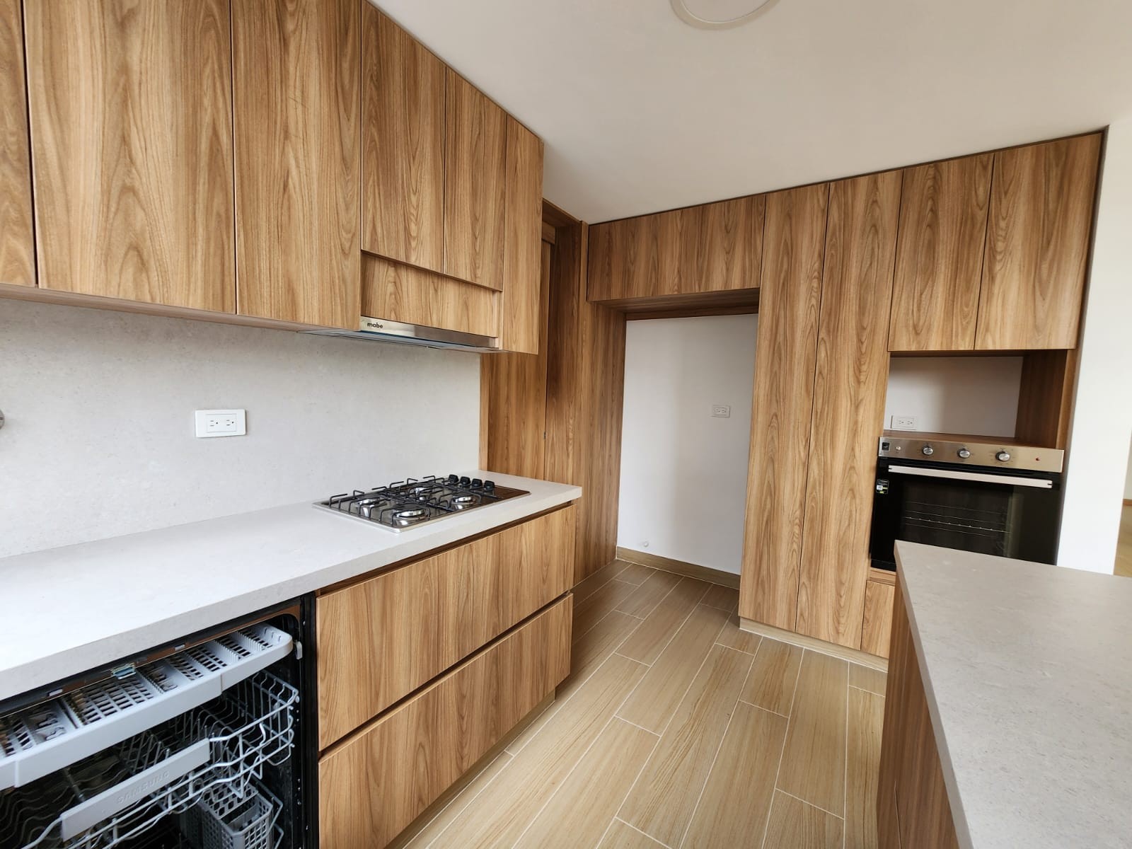 Casa en arriendo en El Poblado, Medellín · foto 4 de 19