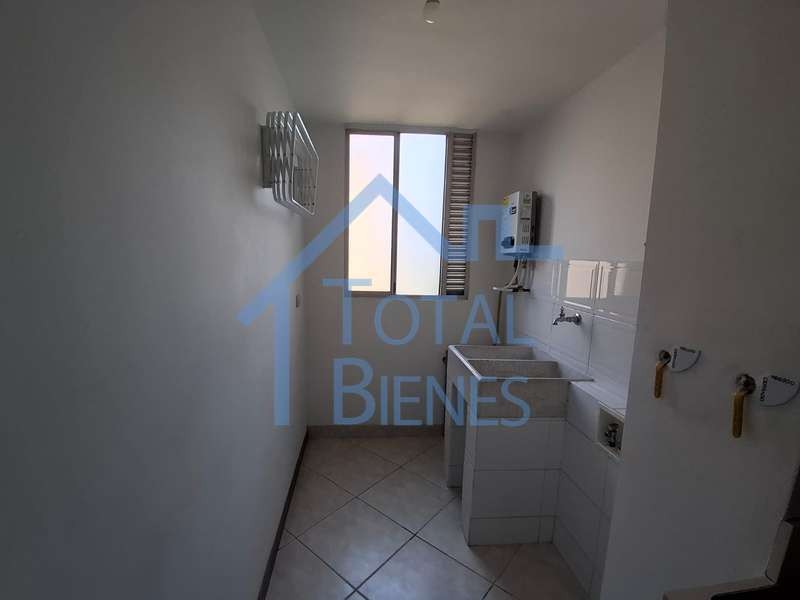 Apartamento en venta en El Poblado, Medellín · foto 9 de 23