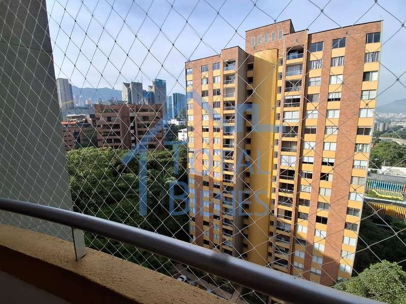 Apartamento en venta en El Poblado, Medellín · foto 6 de 23
