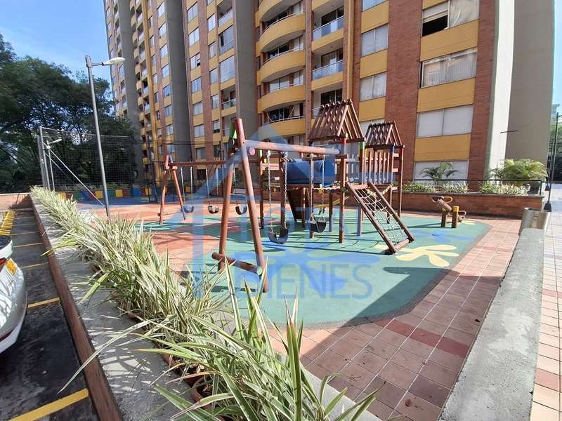 Apartamento en venta en El Poblado, Medellín · foto 7 de 23