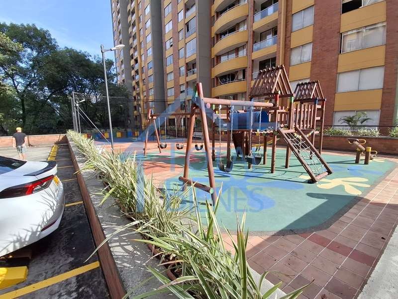 Apartamento en venta en El Poblado, Medellín · foto 5 de 23