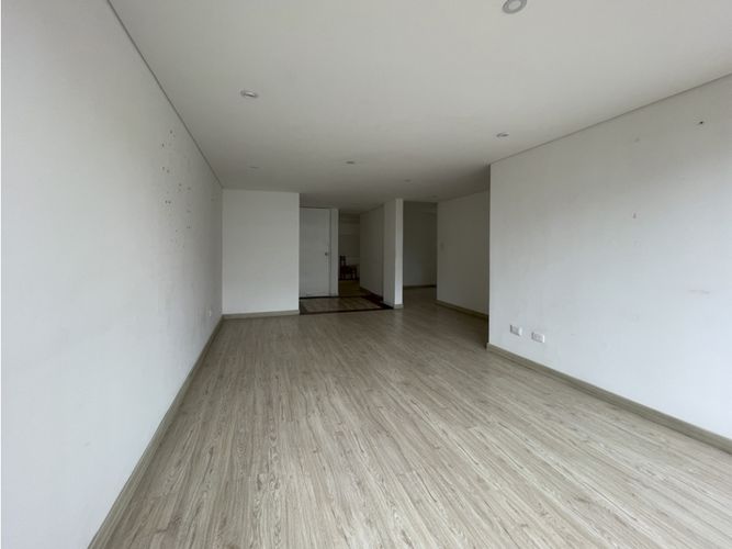 Apartamento de 2 alcobas en venta en Santa Barbara, Bogotá, 63 m² · foto 5 de 10