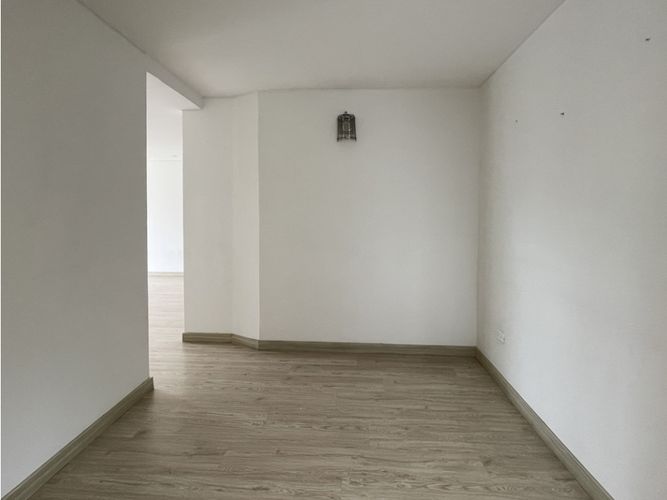 Apartamento de 2 alcobas en venta en Santa Barbara, Bogotá, 63 m² · foto 8 de 10