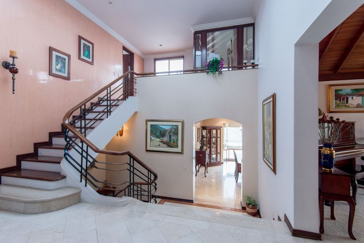 Casa en venta en Colinas De Suba, Bogotá · foto 9 de 19