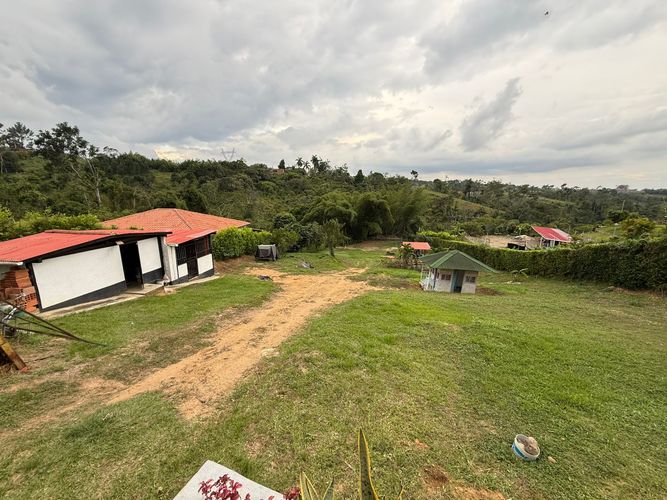 Casa de 4 alcobas en venta en Ruitoque, Floridablanca, 240 m² · foto 4 de 6