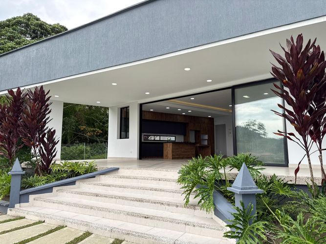 Casa de 3 alcobas en arriendo en Combia Baja, Pereira, 430 m² · foto 2 de 18