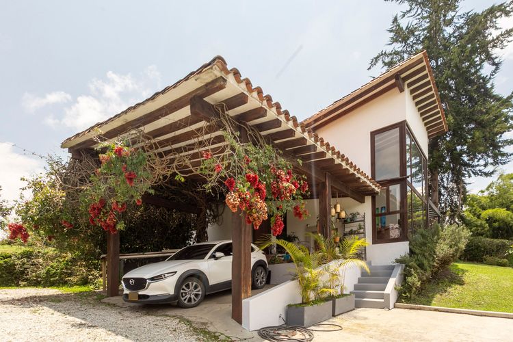 Casa de 3 alcobas en venta en Chipre, Rionegro, 281 m² · foto 3 de 20