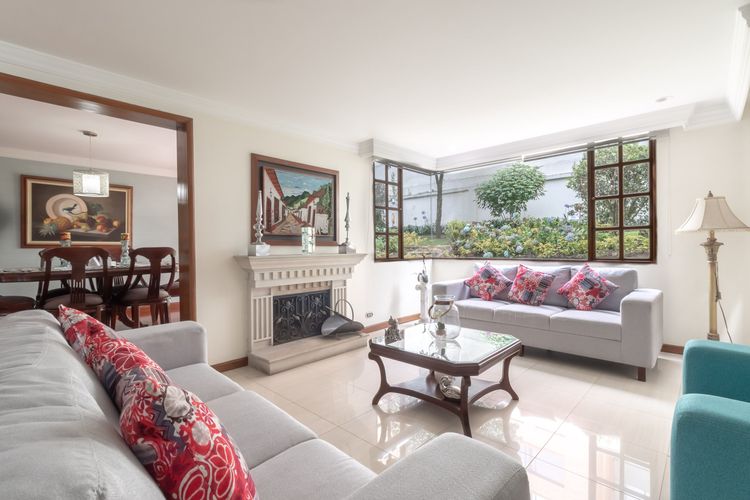 Casa de 4 alcobas en venta en Sotileza, Bogotá, 247 m² · foto 2 de 20