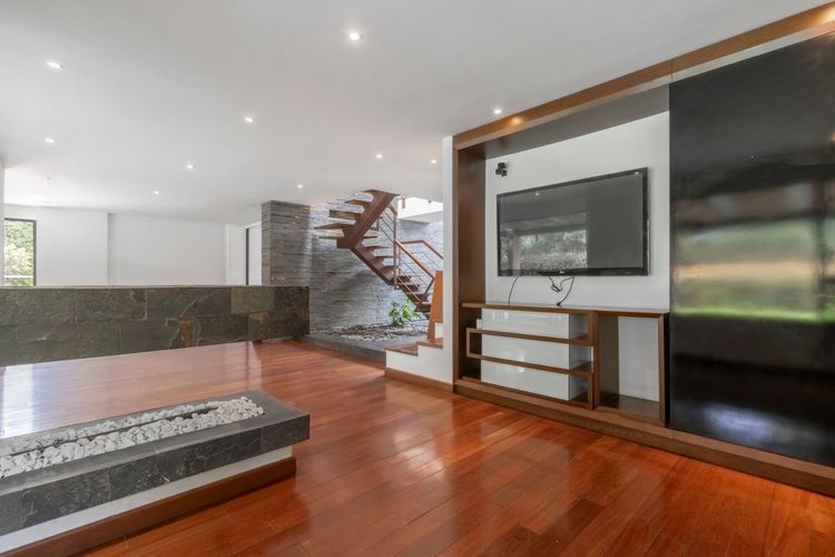 Casa de 5 alcobas en venta en Aposentos, Sopó, 400 m² · foto 3 de 20
