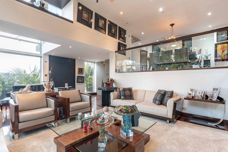 Casa de 6 alcobas en venta en Sotileza, Bogotá, 459 m² · foto 2 de 20