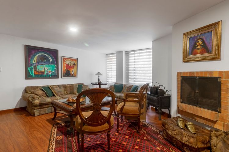 Apartamento de 3 alcobas en venta en Santa Paula, Bogotá, 147 m² · foto 2 de 20