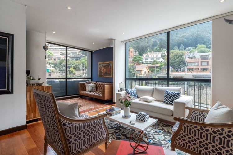 Apartamento de 3 alcobas en venta en El Refugio, Bogotá, 130 m² · foto 3 de 20