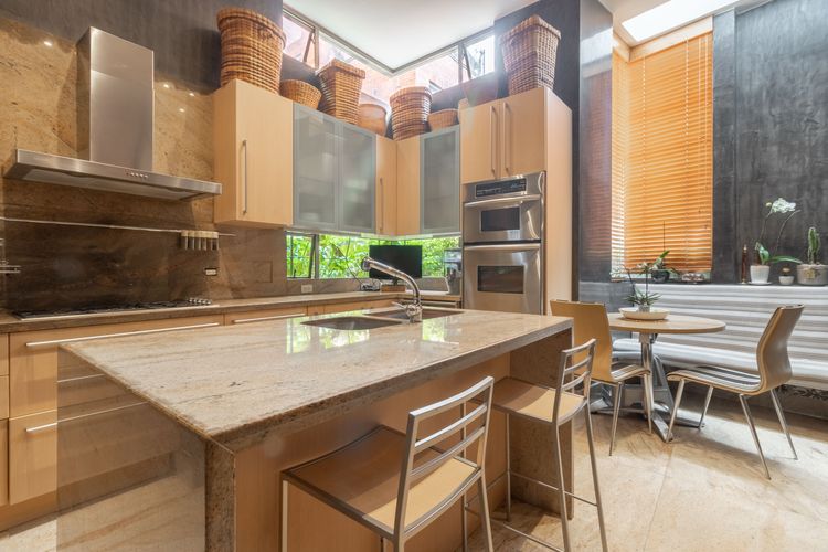 Casa de 3 alcobas en venta en Los Rosales, Bogotá, 482 m² · foto 6 de 20