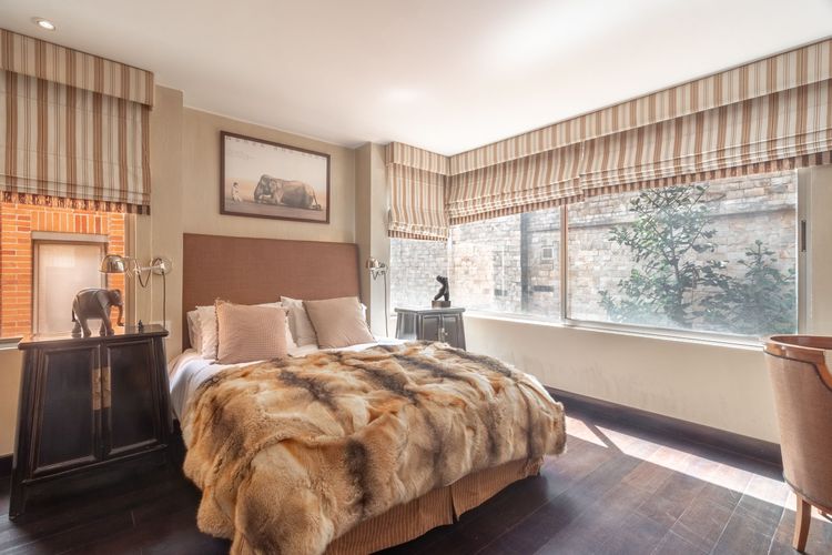 Casa de 3 alcobas en venta en Los Rosales, Bogotá, 482 m² · foto 13 de 20