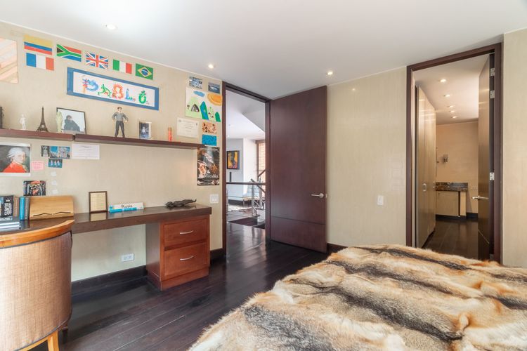 Casa de 3 alcobas en venta en Los Rosales, Bogotá, 482 m² · foto 14 de 20
