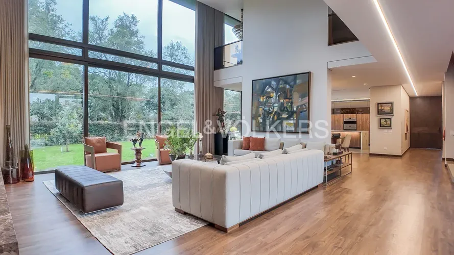 Casa de 4 alcobas en venta en Guaymaral, Bogotá, 539 m² · foto 2 de 22