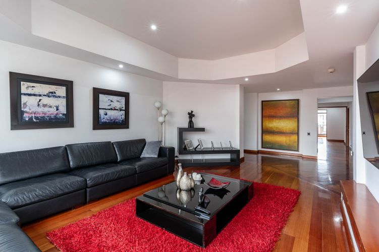 Apartamento de 5 alcobas en venta en San Patricio, Bogotá, 378 m² · foto 2 de 20