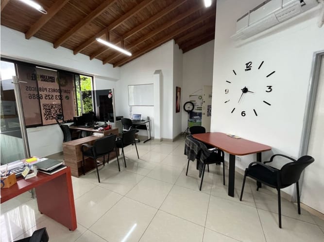 Oficina en arriendo en Conquistadores, Medellín, 35 m² · foto 2 de 14