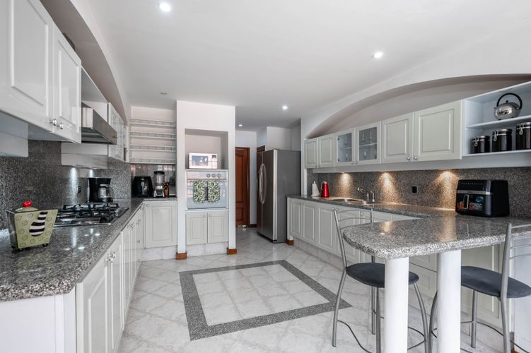 Apartamento de 5 alcobas en venta en San Patricio, Bogotá, 378 m² · foto 13 de 20