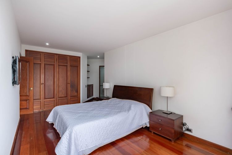 Apartamento de 5 alcobas en venta en San Patricio, Bogotá, 378 m² · foto 14 de 20