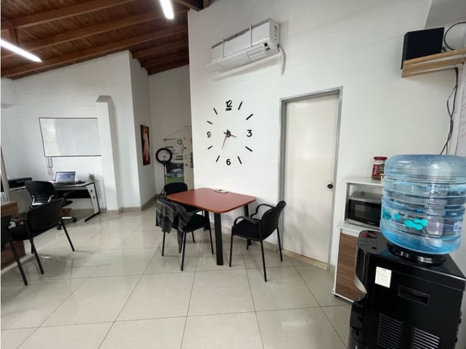 Oficina en arriendo en Conquistadores, Medellín, 35 m² · foto 5 de 14