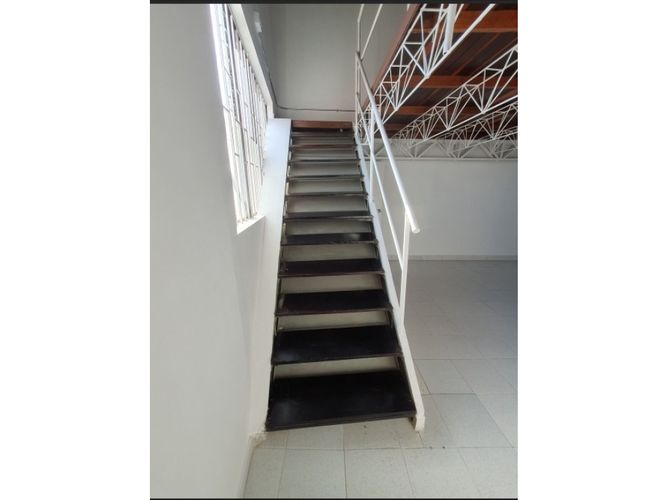 Bodega en arriendo en La Candelaria, Medellín, 218 m² · foto 4 de 12